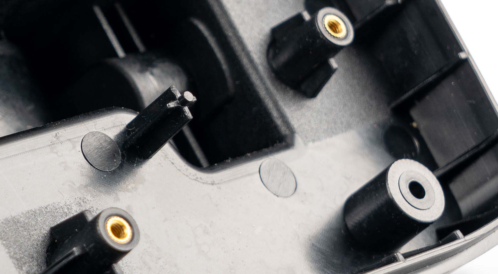 Designing screw boss in injection moulding