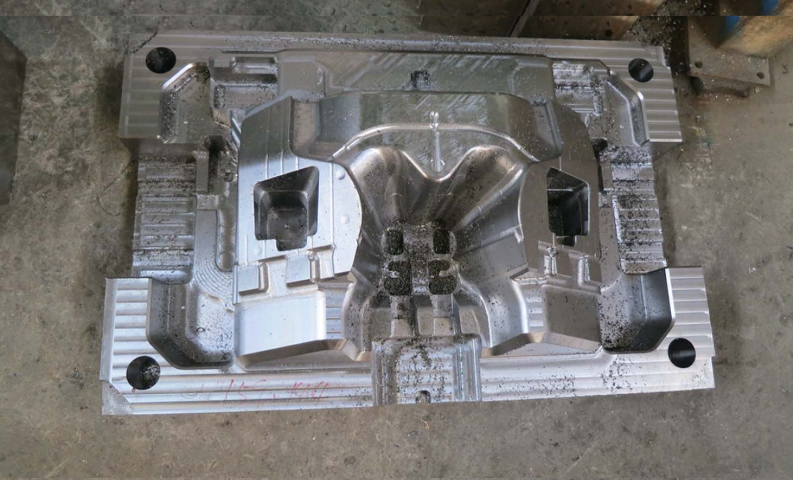Hard tooling using hard steel tool mould